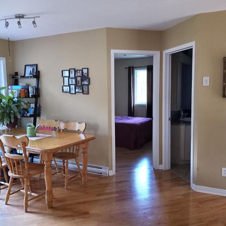 Guests Room For Rent / Chambre Prive Dans Maison Partager Maria Exterior photo